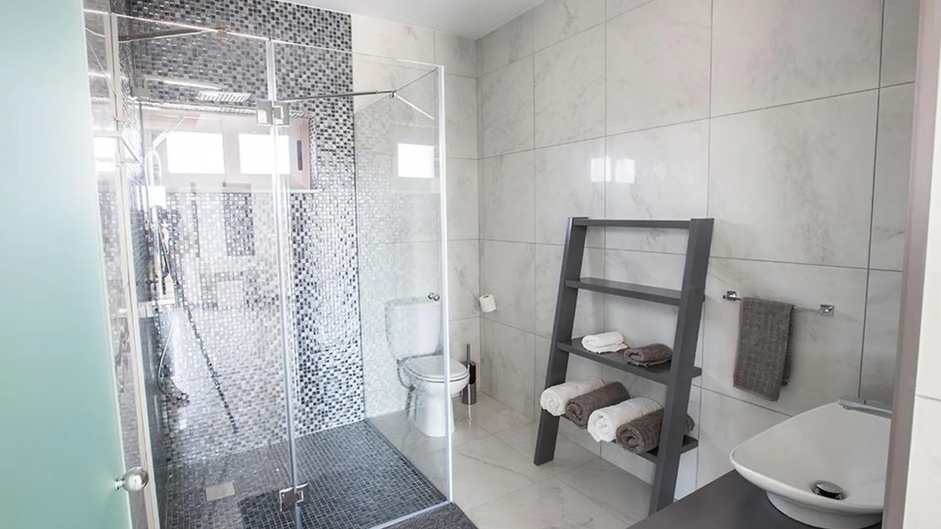 Villa Ioanni Chrysos - Luxury And New 6 Bedroom Protaras Villa - Beautiful Sea Views